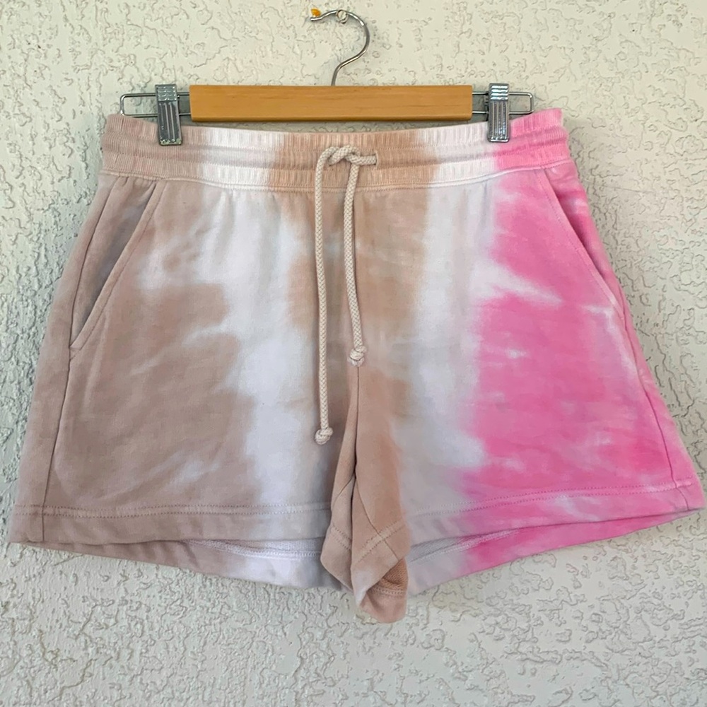 Lou & Grey signature soft shorts with pockets size S